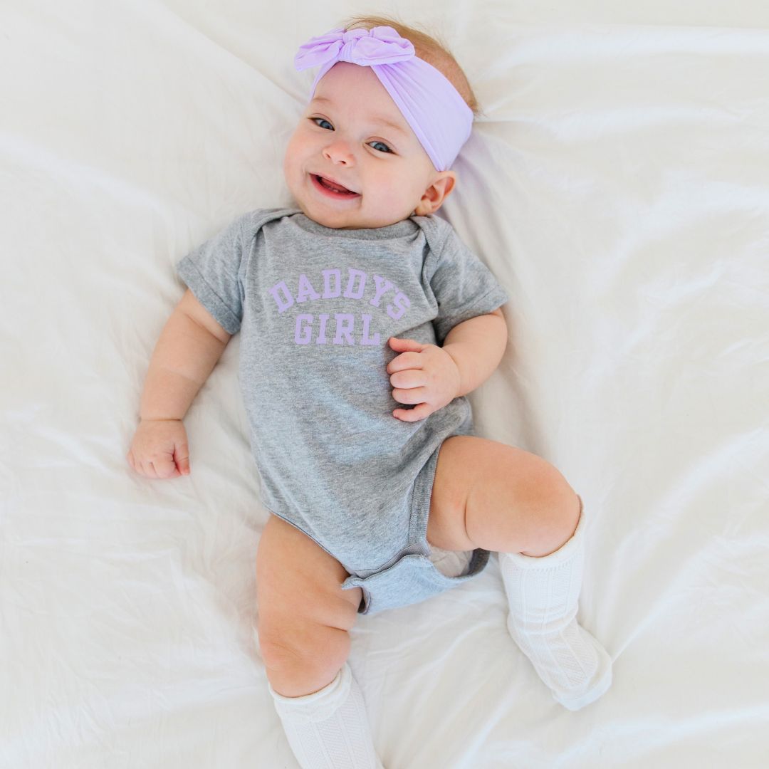 Daddy's Girl Short Sleeve Bodysuit - Gray