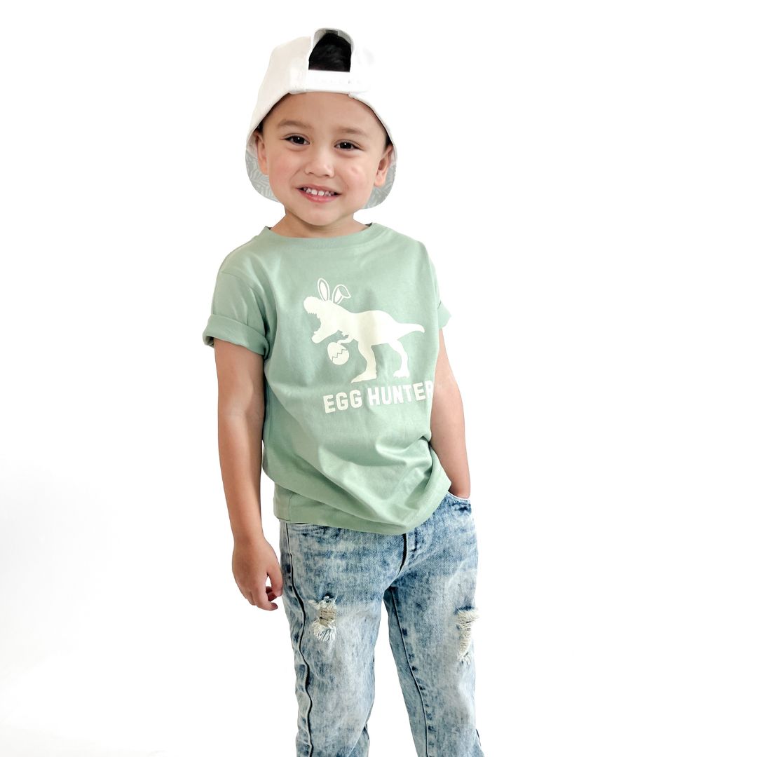 Egg Hunter Easter Short Sleeve T-Shirt - Sage